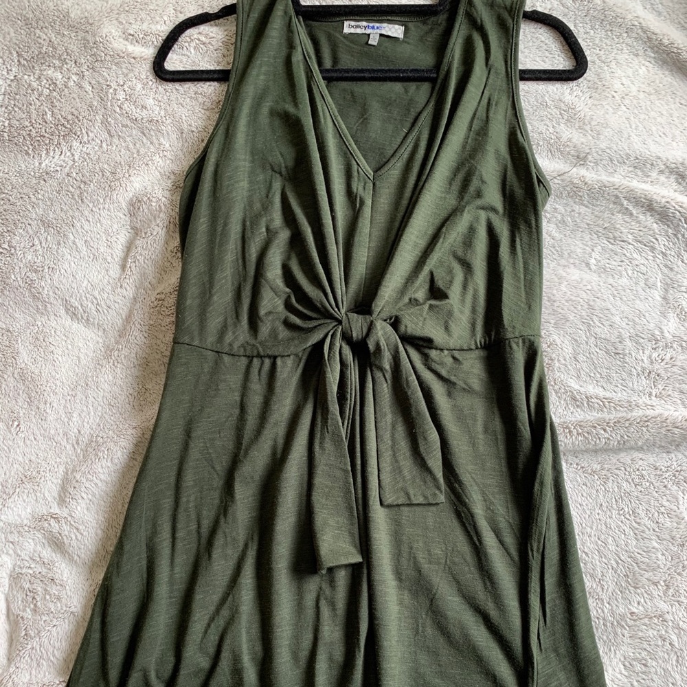 Green front tie dress